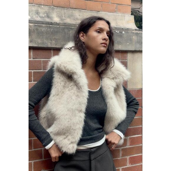 ZARA FAUX FUR VEST - Picture 5 of 8